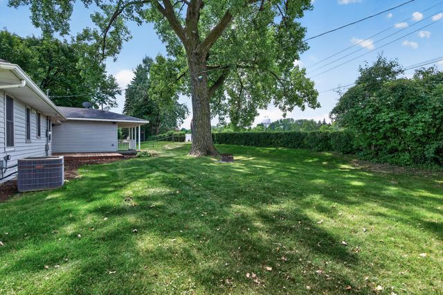 922 23rd Avenue NW, New Brighton, MN 55112