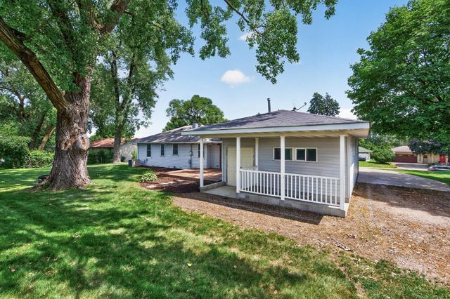 922 23rd Avenue NW, New Brighton, MN 55112