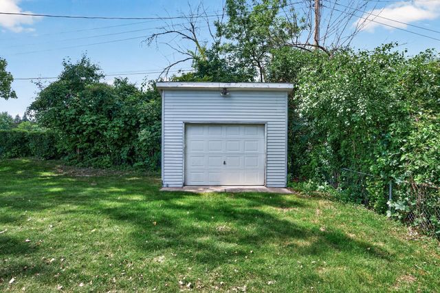 922 23rd Avenue NW, New Brighton, MN 55112