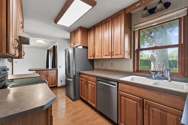 922 23rd Avenue NW, New Brighton, MN 55112