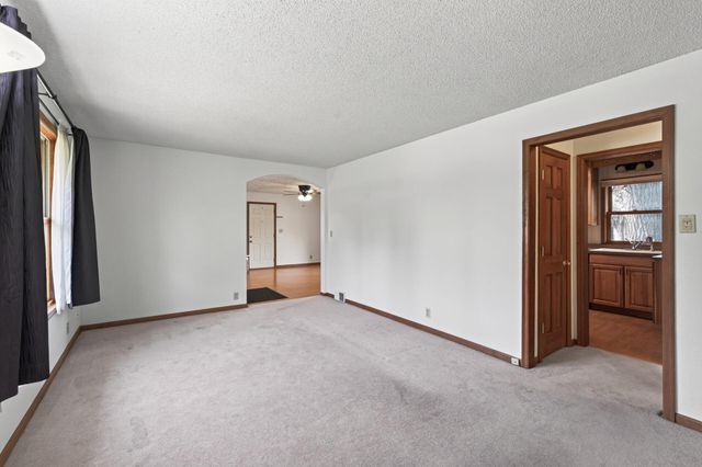 922 23rd Avenue NW, New Brighton, MN 55112