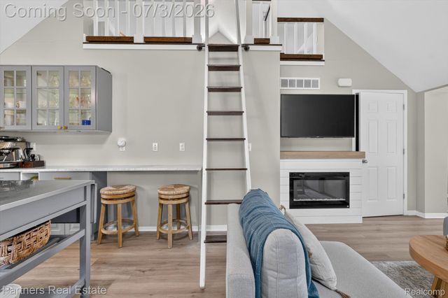 425 S 7th Street, Brighton, MI 48116