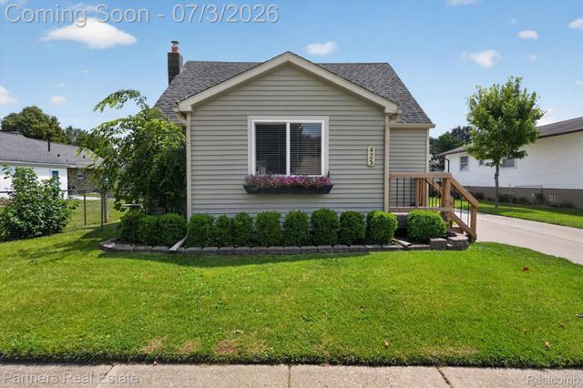 425 S 7th Street, Brighton, MI 48116