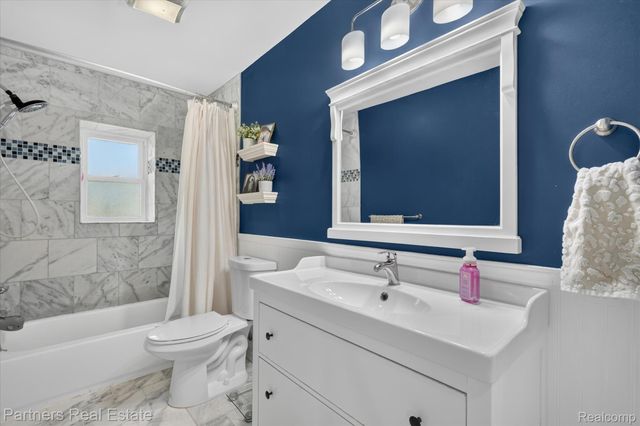 425 S 7th Street, Brighton, MI 48116
