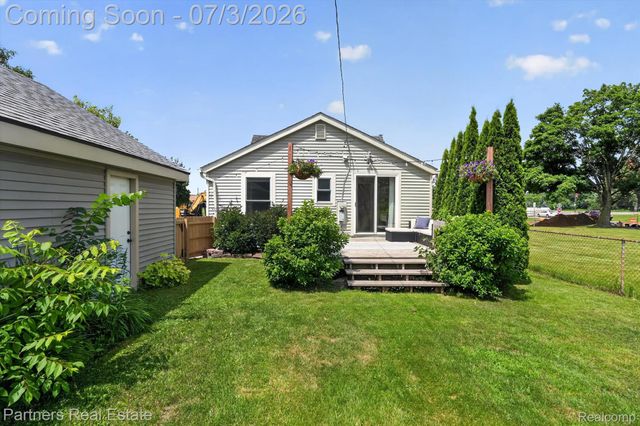 425 S 7th Street, Brighton, MI 48116