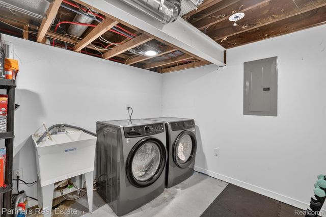 425 S 7th Street, Brighton, MI 48116