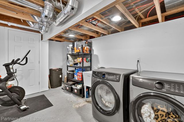 425 S 7th Street, Brighton, MI 48116
