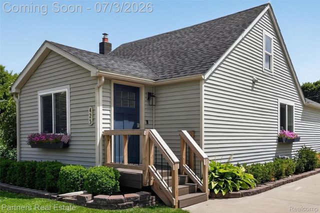 425 S 7th Street, Brighton, MI 48116