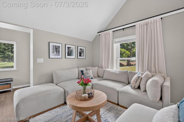 425 S 7th Street, Brighton, MI 48116