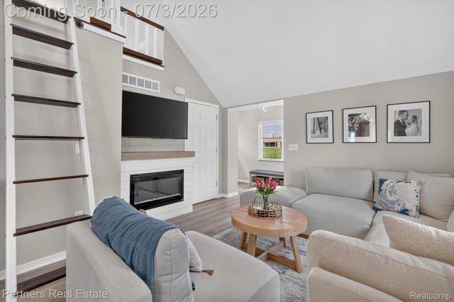 425 S 7th Street, Brighton, MI 48116