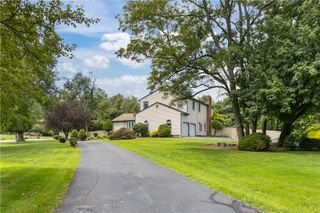 50 Countryside Drive, Cranston, RI 02921