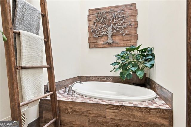 515 Silver Pine Trail, Roswell, GA 30076