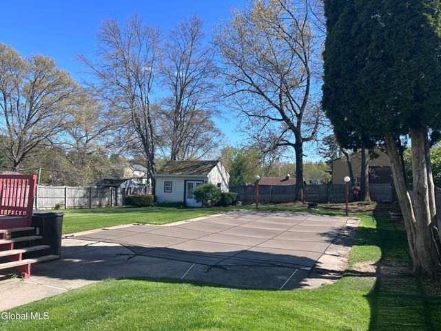 6 Rolling Hills Road, Colonie, NY 12309
