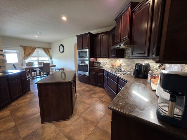 2706 Topaz Cove Lane, Iowa Colony, TX 77583