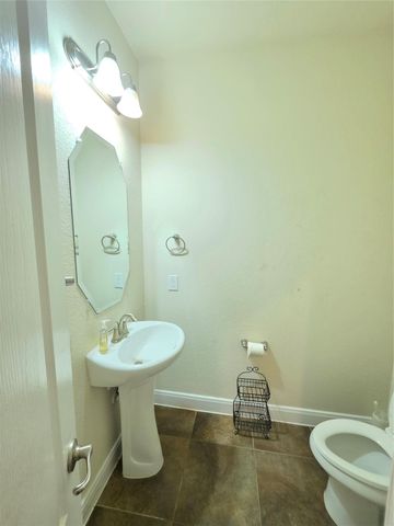 2706 Topaz Cove Lane, Iowa Colony, TX 77583