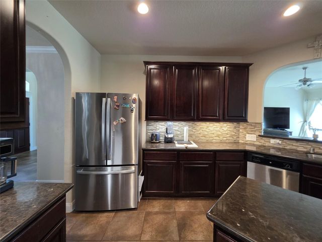 2706 Topaz Cove Lane, Iowa Colony, TX 77583