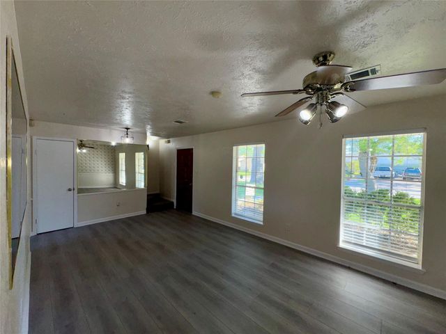 11402 Concho Street, Houston, TX 77072