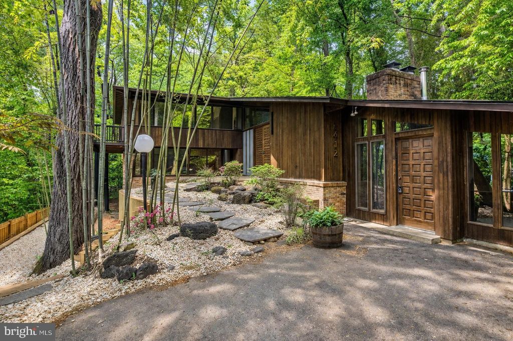 6412 RECREATION LN, Falls Church, VA 22041