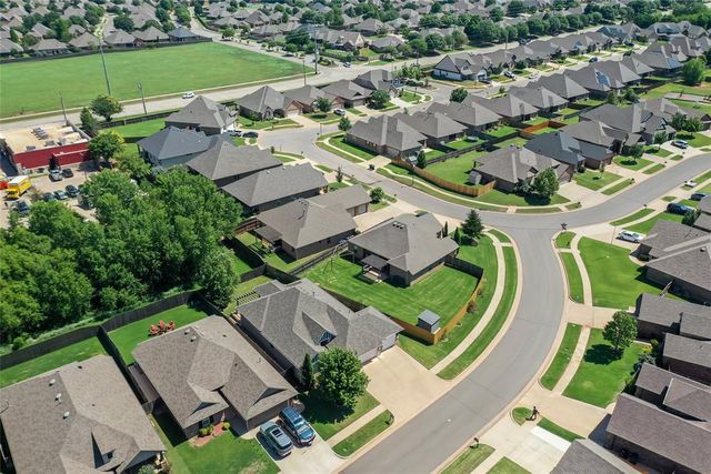 925 NW 191st Street, Edmond, OK 73012