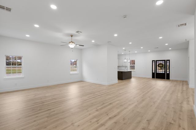 1812 Carpenter Street, Bridgeport, TX 76426