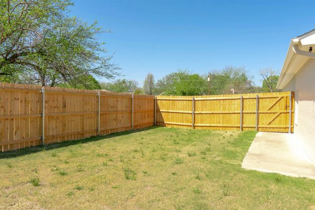 1812 Carpenter Street, Bridgeport, TX 76426