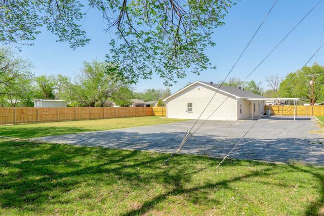 1812 Carpenter Street, Bridgeport, TX 76426