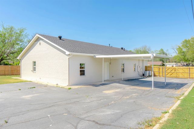 1812 Carpenter Street, Bridgeport, TX 76426