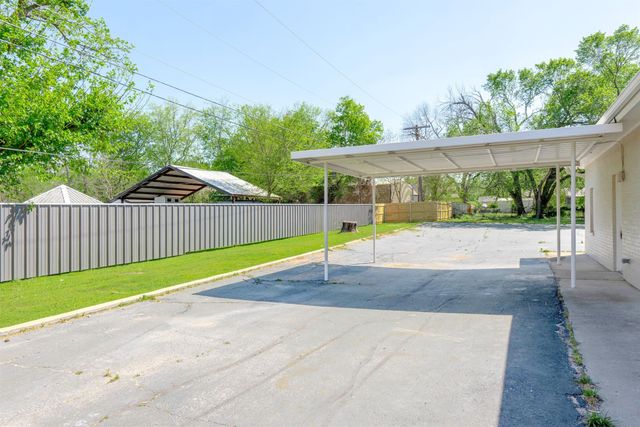 1812 Carpenter Street, Bridgeport, TX 76426