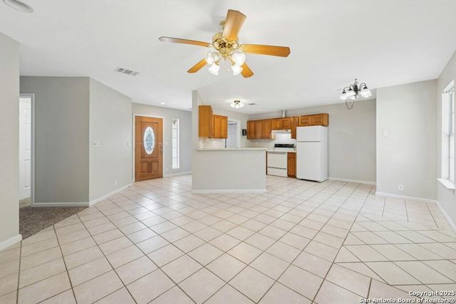 221 N Scenic Loop, Canyon Lake, TX 78133