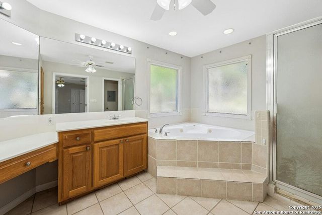 221 N Scenic Loop, Canyon Lake, TX 78133
