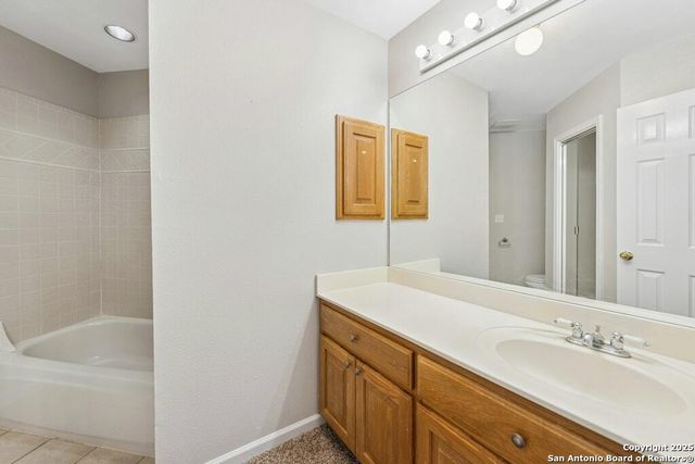 221 N Scenic Loop, Canyon Lake, TX 78133