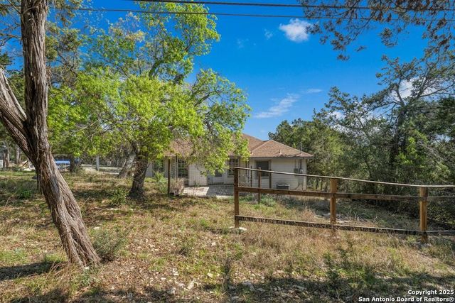 221 N Scenic Loop, Canyon Lake, TX 78133