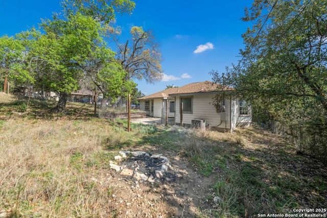 221 N Scenic Loop, Canyon Lake, TX 78133
