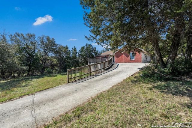 221 N Scenic Loop, Canyon Lake, TX 78133