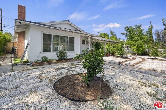 22509 Saticoy Street, West Hills, CA 91307