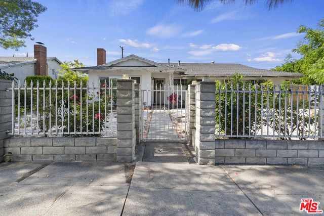 22509 Saticoy Street, West Hills, CA 91307