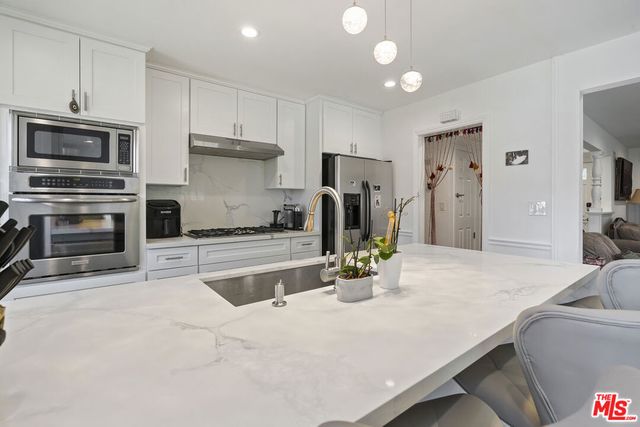 22509 Saticoy Street, West Hills, CA 91307