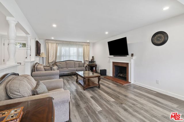 22509 Saticoy Street, West Hills, CA 91307