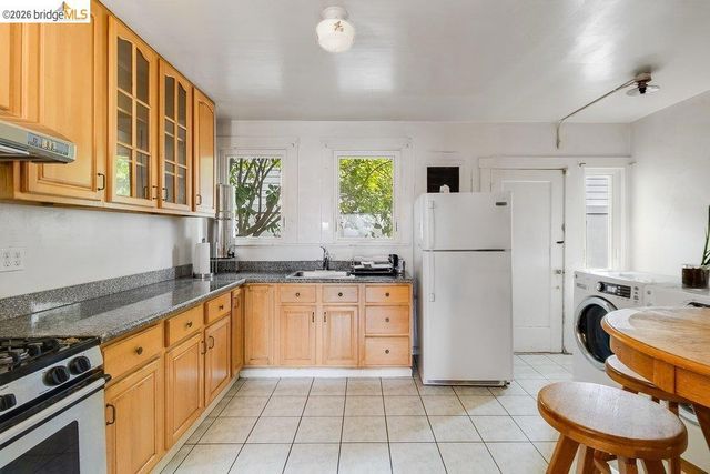 1415 Hampel Street, Oakland, CA 94602