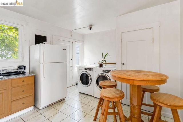 1415 Hampel Street, Oakland, CA 94602