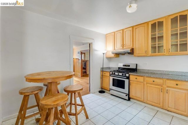 1415 Hampel Street, Oakland, CA 94602