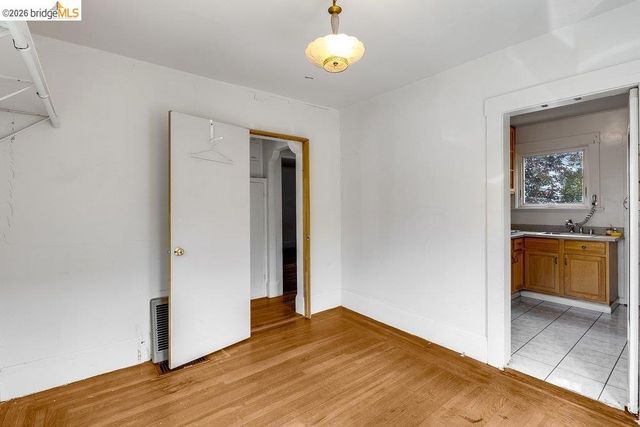 1415 Hampel Street, Oakland, CA 94602