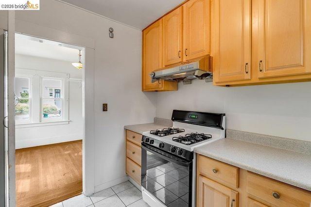 1415 Hampel Street, Oakland, CA 94602