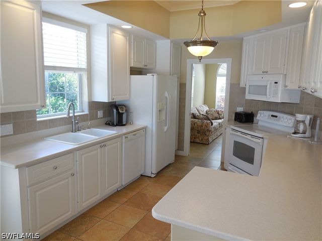 8539 Alessandria CT, Naples, FL 34114