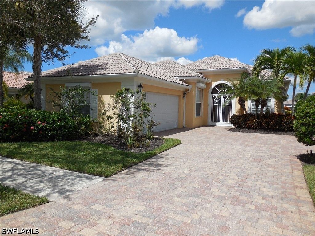 8539 Alessandria CT, Naples, FL 34114
