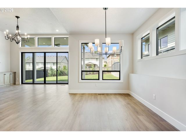 760 N V St, Washougal, WA 98671