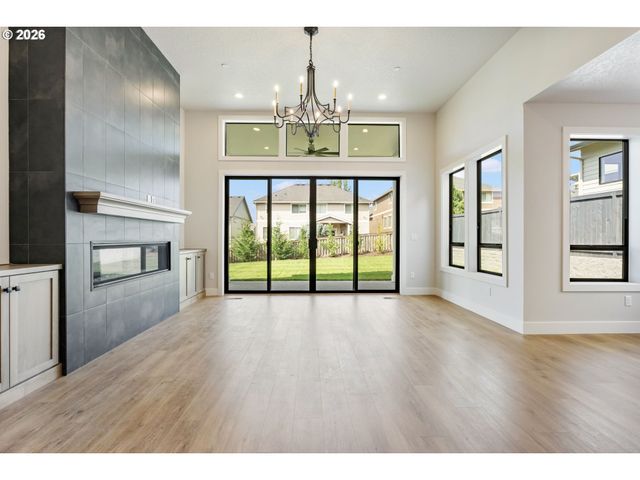 760 N V St, Washougal, WA 98671