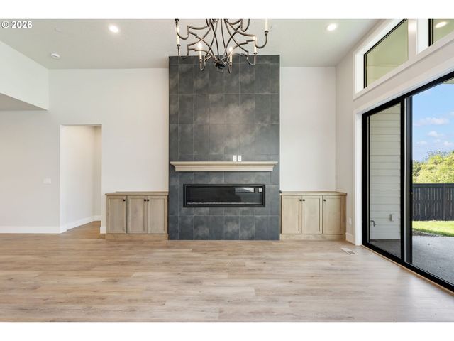 760 N V St, Washougal, WA 98671
