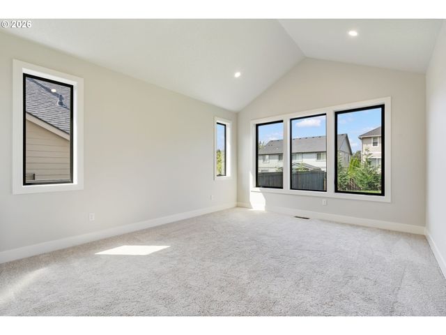 760 N V St, Washougal, WA 98671