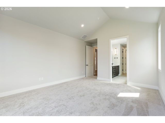 760 N V St, Washougal, WA 98671